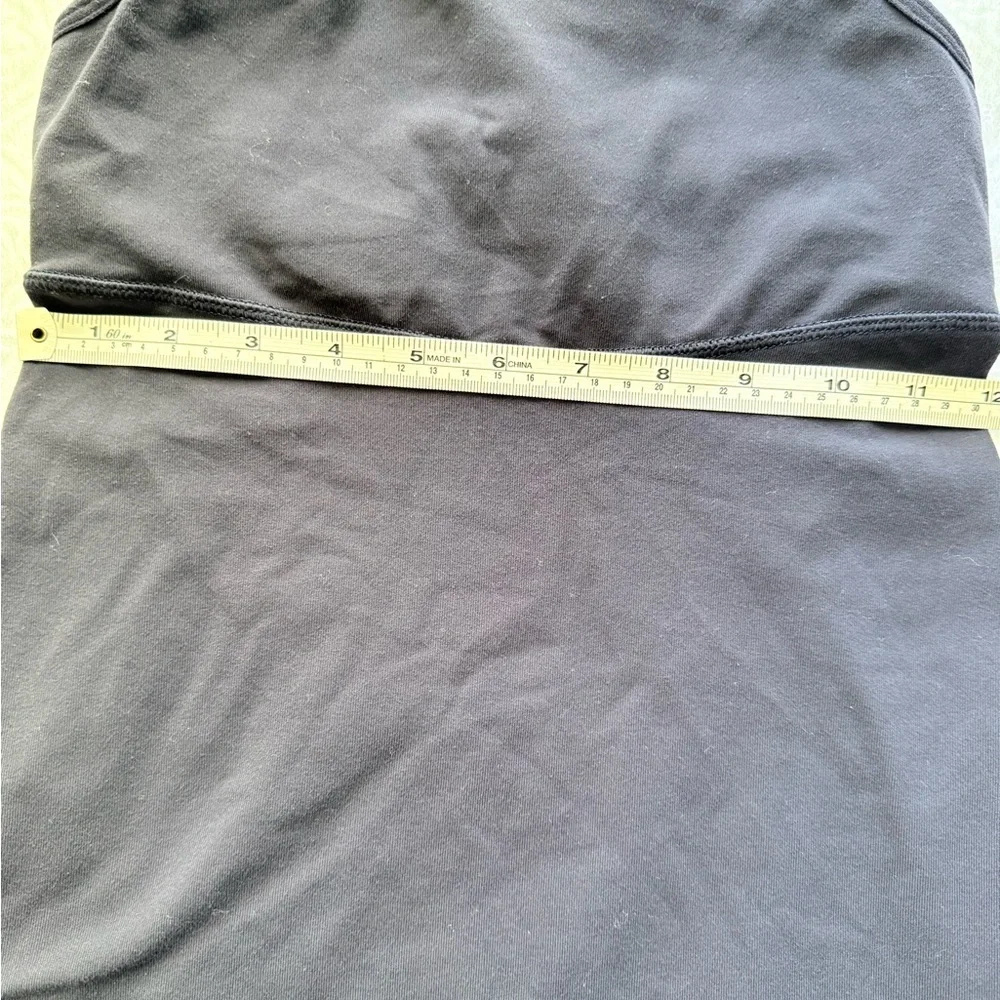 Lululemon Black Racerback Athletic Tank Top Built In Bra Size 4